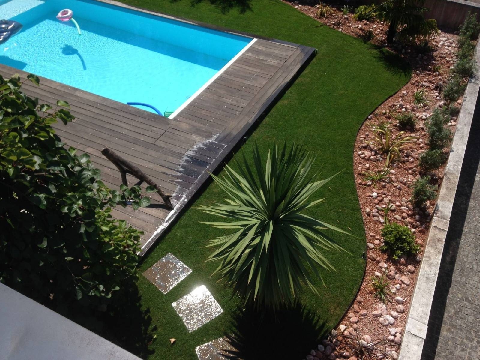 Création de massifs méditerranéens par un paysagiste à Bouliac