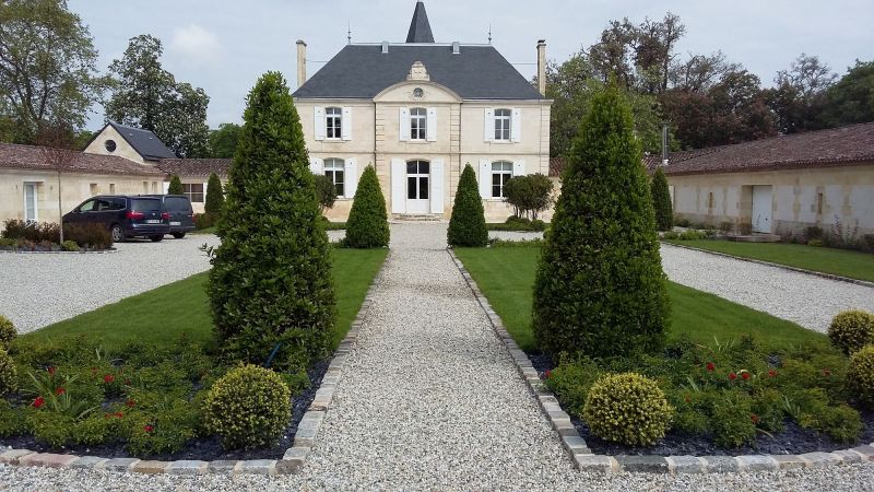 Paysagiste pour pose de pavés anciens à Bordeaux