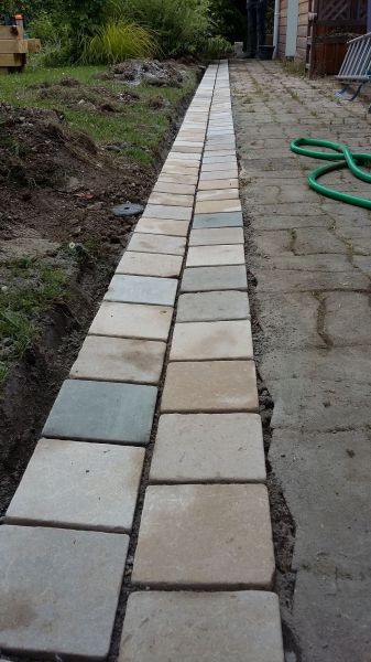 Réalisation de caniveaux en pavés à Blanquefort