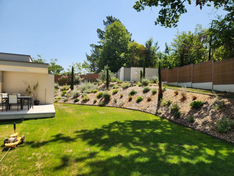 Paysagiste pour contrat annuel d’entretien de parc et jardin avec crédit d’impôt, idéal pour particuliers syndicats et copropriétés à Saint-Aubin-de-Médoc