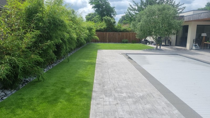 Devis et tarif pour pose de gazon synthétique pratique et sans entretien à Blanquefort