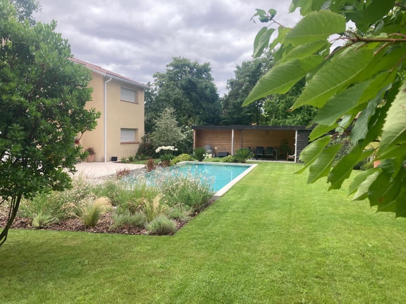 Paysagiste pour contrat annuel d’entretien de parc et jardin avec crédit d’impôt, idéal pour particuliers syndicats et copropriétés à Saint-Aubin-de-Médoc