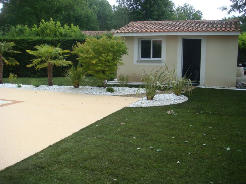 Paysagiste pour état des lieux d'un jardin aprés travaux dans le Médoc