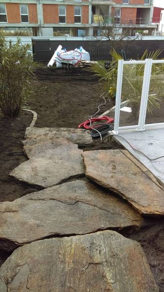 Réalisation d'un escalier en pierre naturelle à Bruges