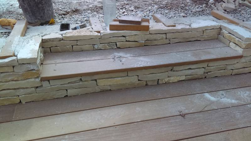 Paysagiste pour pose du murs en pierres sèches à Saint Aubin de Médoc