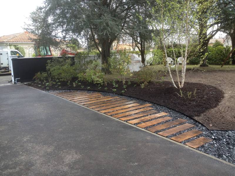 Plantation d'arbres au Taillan Médoc