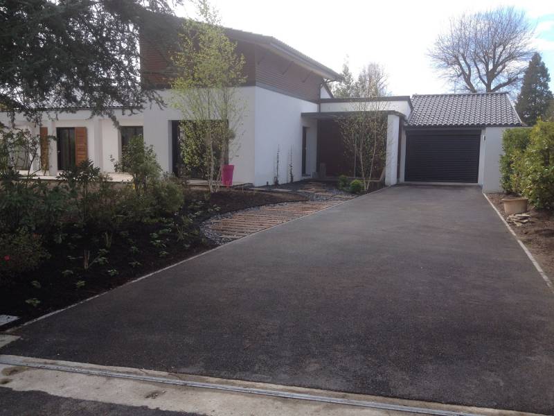 Paysagiste pour aménagement paysager d'une entrée à Castelnau de Médoc