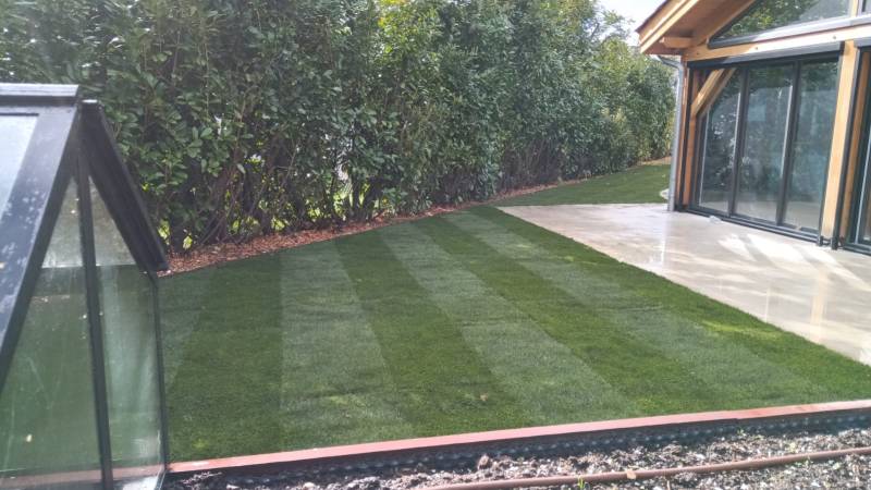 Pose de gazon en plaques à Saint-Médard-en-Jalles : une pelouse parfaite en toute saison