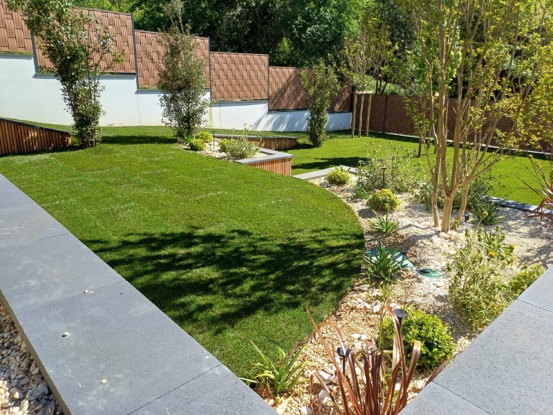 Arrosage automatique et gazon en plaques à Pompignac