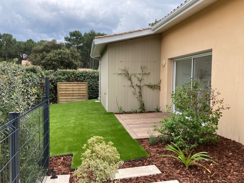 Devis et tarif pour pose de gazon synthétique pratique et sans entretien à Blanquefort