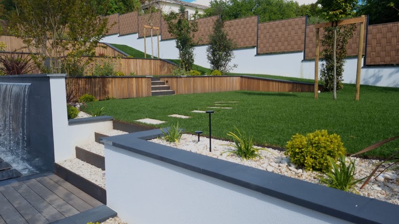 Paysagiste pour contrat annuel d’entretien de parc et jardin avec crédit d’impôt, idéal pour particuliers syndicats et copropriétés à Saint-Aubin-de-Médoc