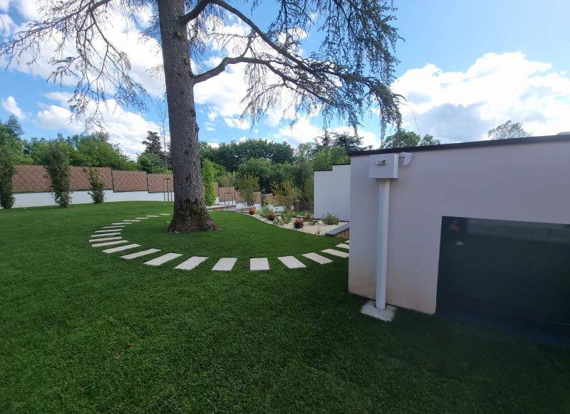 Pose de gazon en rouleaux à Saint Aubin de Médoc