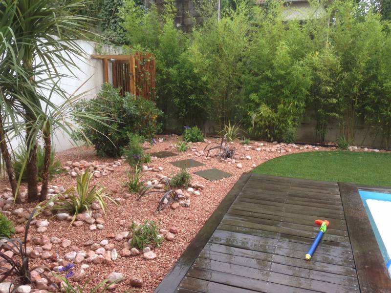 Plantation de massifs par un professionnel à Saint Aubin de Médoc