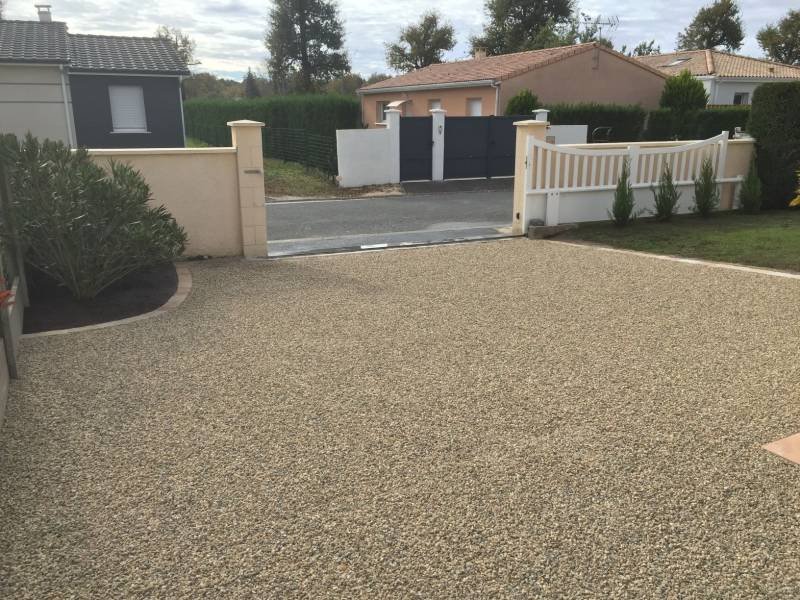 Paysagiste pour réalisation d'un parking stabilisé