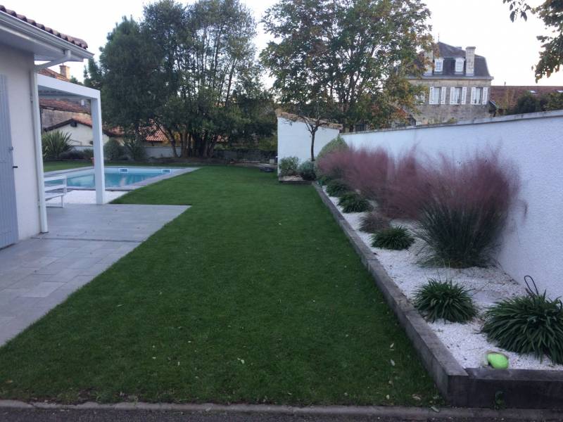 Paysagiste pour l'améngement et l'entretien d'un jardin dans le Médoc